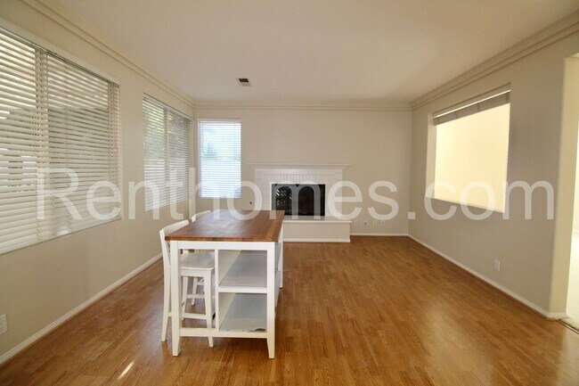 Foto del edificio - 12535 Swan Canyon Pl
