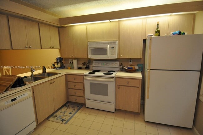 Building Photo - 3317 SW Sunset Trace Cir