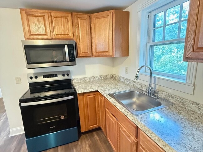 Foto del edificio - 23 Hayward Ave