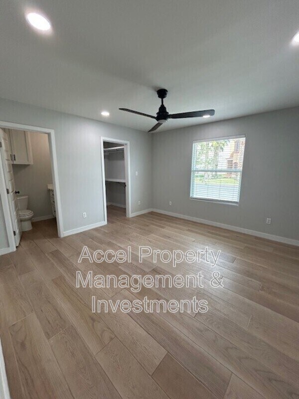 Building Photo - 6617 N 5th St