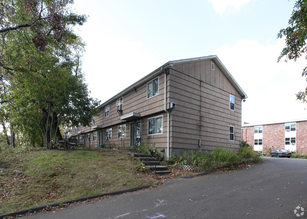 Building Photo - 64 Chamberlain St