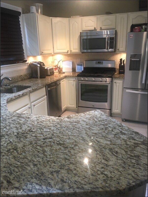 Building Photo - 3 br, 2 bath House - 4717 Old Dominion Dr