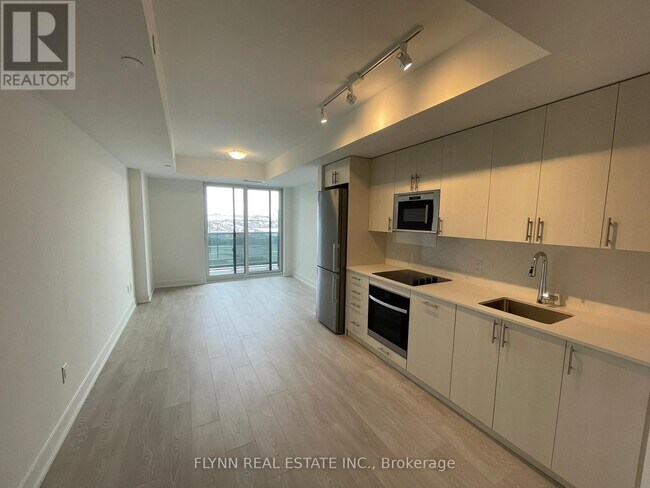 Photo du bâtiment - 2545-2545 Simcoe St N