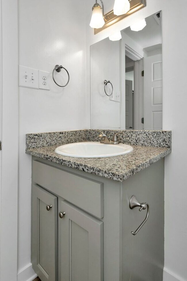 Interior Photo - Melrose Place