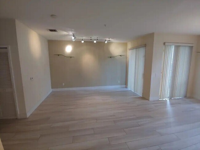 Foto del edificio - 4321 SW 160th Ave
