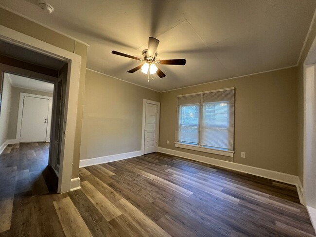 Foto del edificio - *HOLIDAY MOVE-IN SPECIAL $500 off the firs...