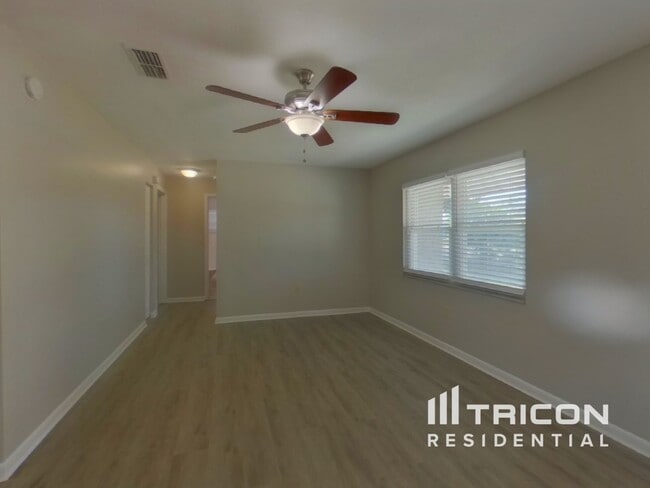 Foto del edificio - 1106 Windsor Hill Way