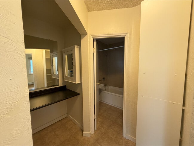 Building Photo - 646 Admirals Rd