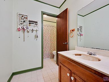 Foto del edificio - 3020 Woodbrook Dr