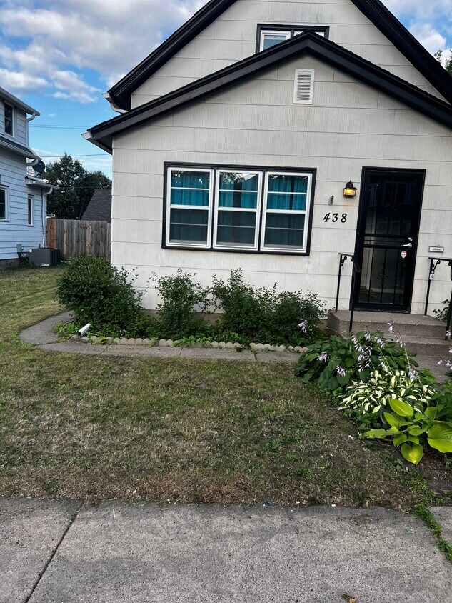 Primary Photo - 438 Fry St