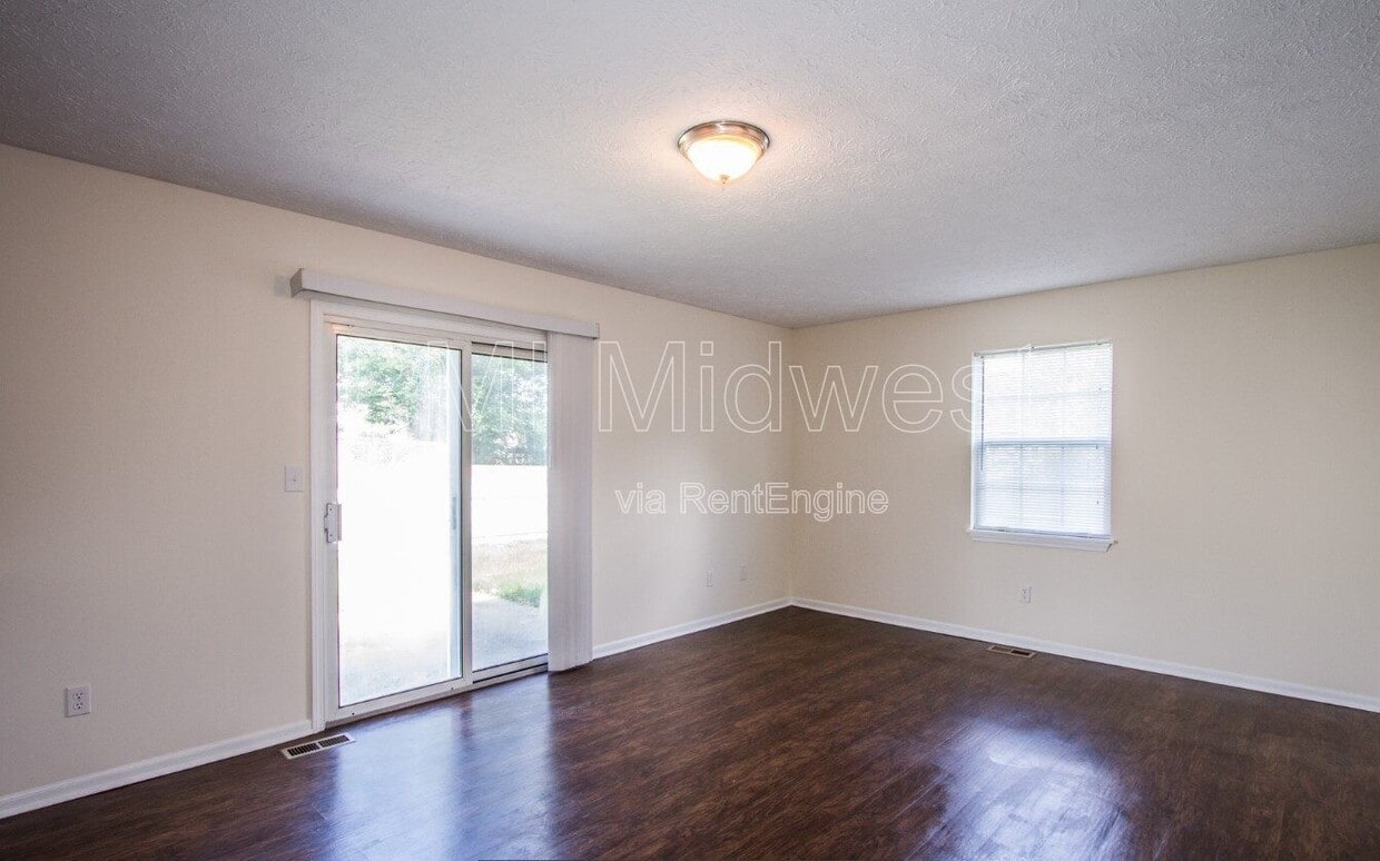 Foto del edificio - 3281 Cherry Lake Ln