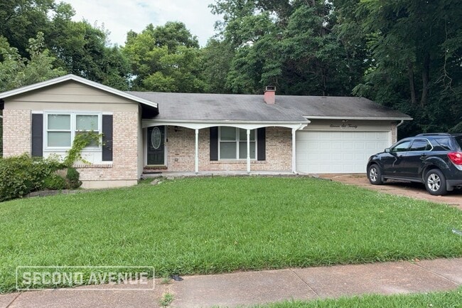 Building Photo - 11620 Petite Chalet Dr