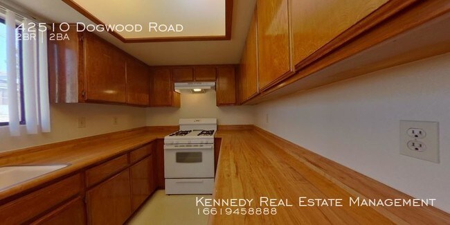 Foto del edificio - 42510 Dogwood Rd