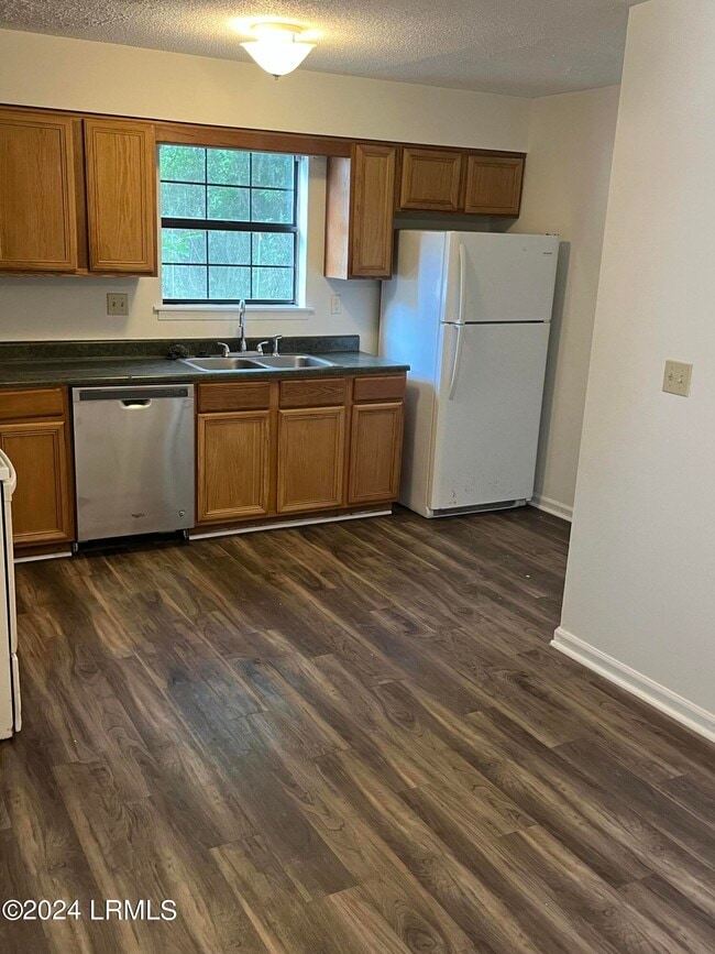Building Photo - 701 Island Pines