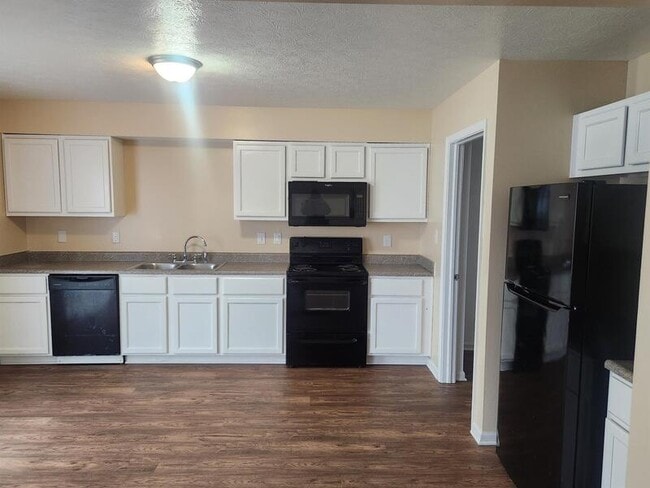 Foto del edificio - 1204 Topp Creek Dr