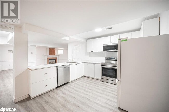 Building Photo - 30 Brouwer Crescent