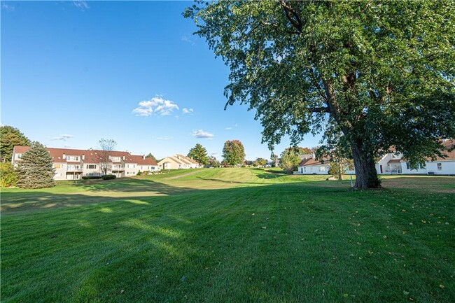 Vista al campo de golf - En la primera calle - 104 Palmer Dr