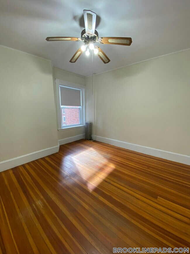 Foto del edificio - 1589 Beacon St