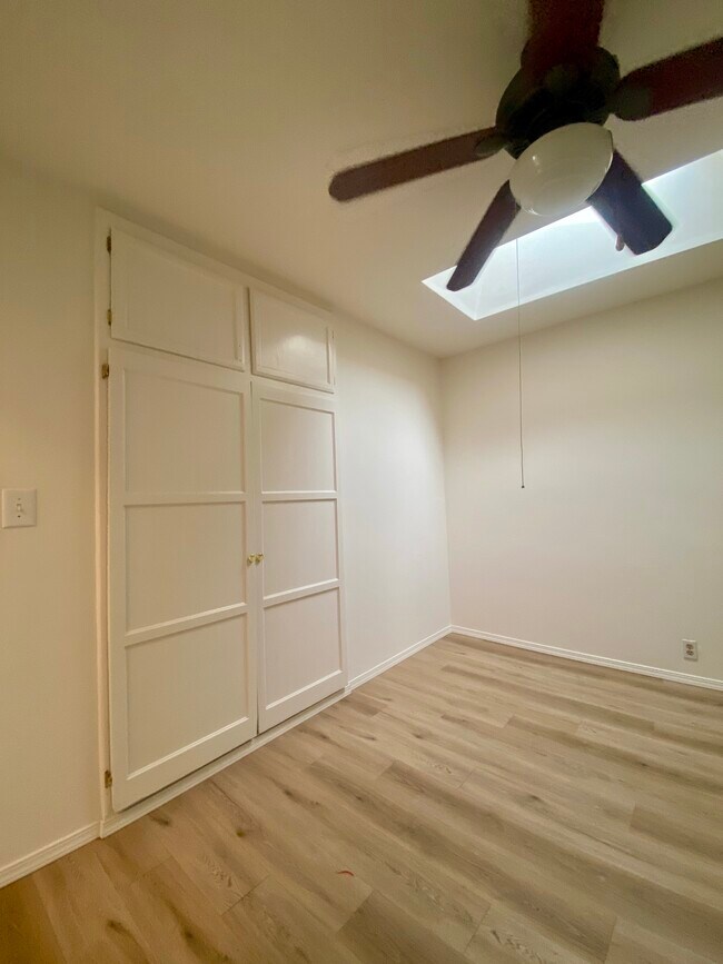 Foto del edificio - 9202 Lemon Ave