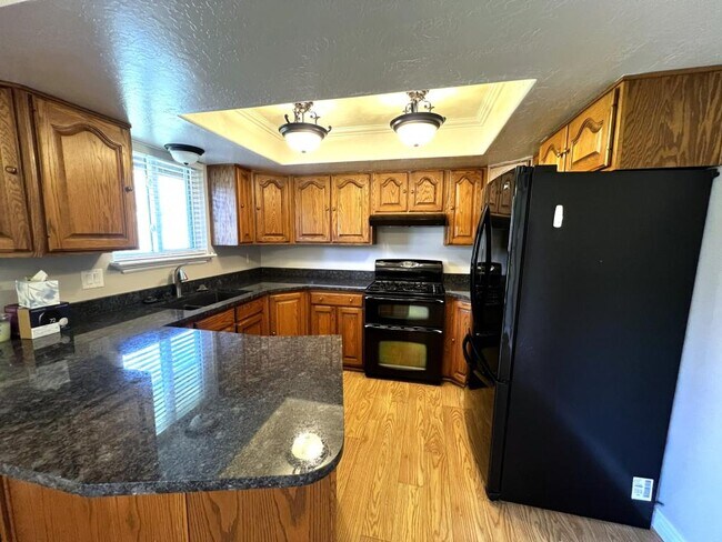 Building Photo - 676 E 3300 N