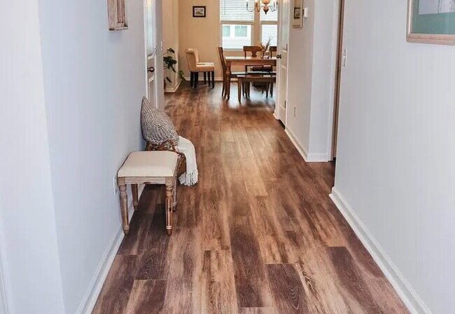 Foto del edificio - Fully furnished Executive Rental. Located in the Heartwood Neighborhood in Richmond Hill