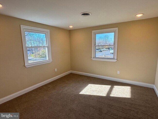 Foto del edificio - 105 Cotta Ln