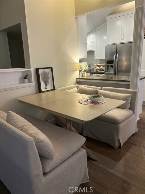 Foto del edificio - 406 Heliotrope Ave