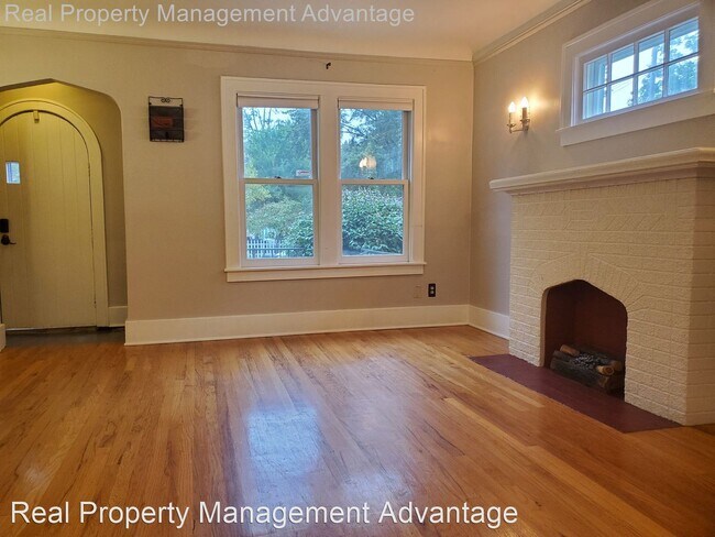 Building Photo - 3 br, 2 bath House - 715 Leroy St.