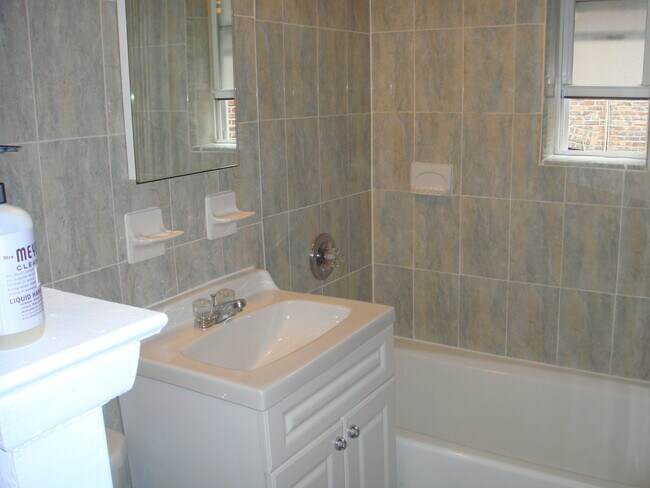 Foto del edificio - 86 W 12th St