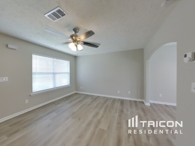 Building Photo - 1109 Shallowbrook Trail S