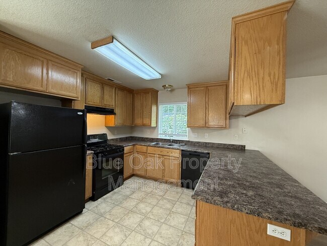 Foto del edificio - 592 E 5th Ave