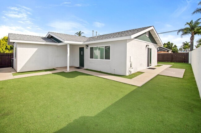 Foto del edificio - Updated IB Bungalow with Private Yard