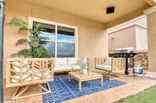 Building Photo - 1612 Villa Del Sol St
