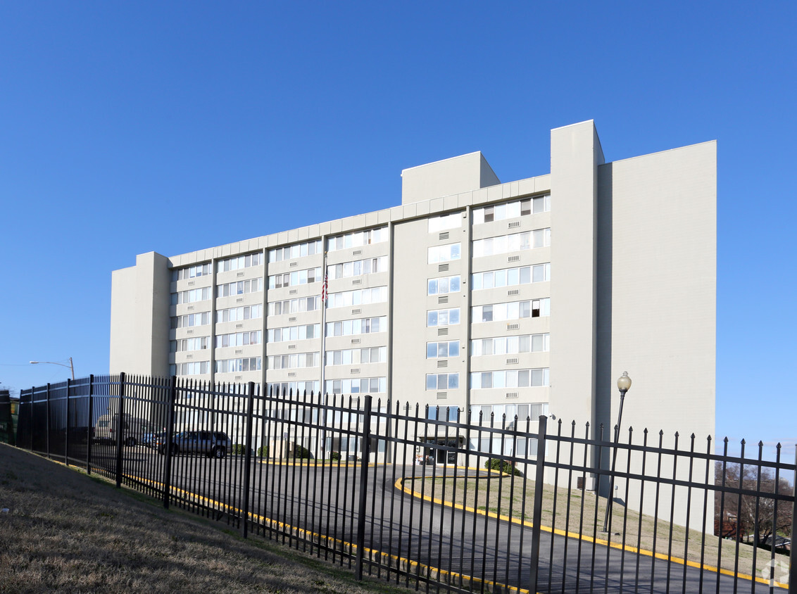 Primary Photo - Wedgewood Towers