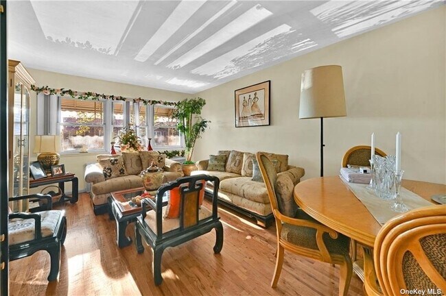 Building Photo - 763 E 81st St