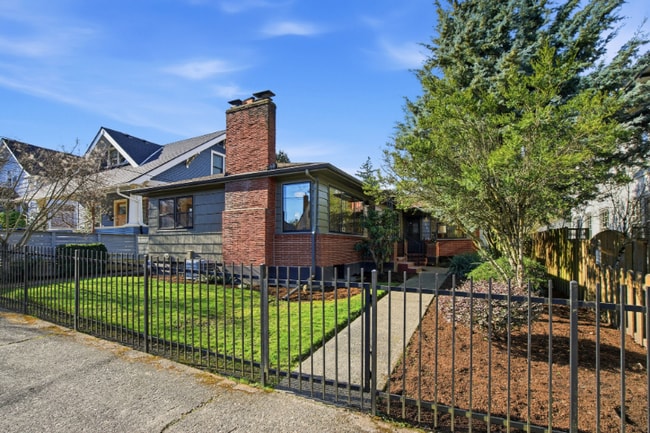 Building Photo - 5847 NE 30th Ave