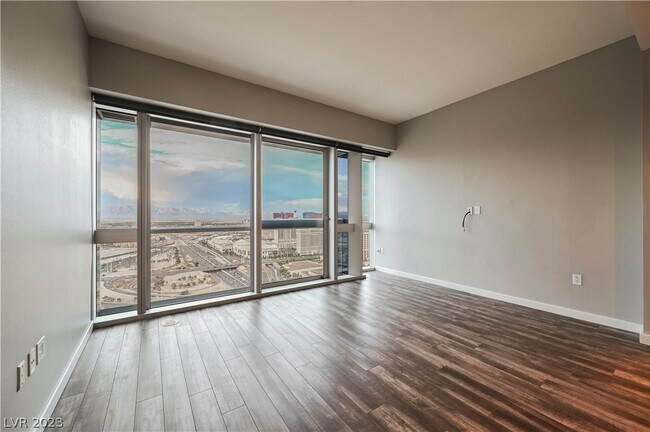 Building Photo - 4471 Dean Martin Dr