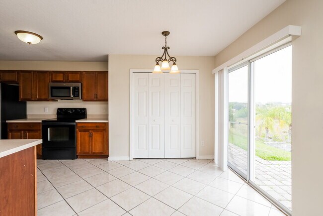 Foto del edificio - 621 Skyridge Rd