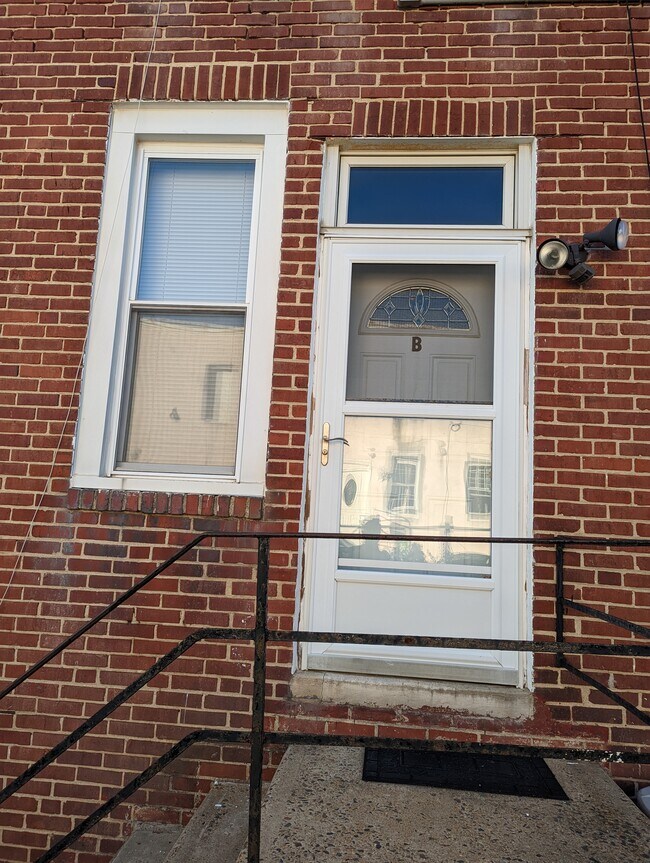 Building Photo - 1420 Princess Ave