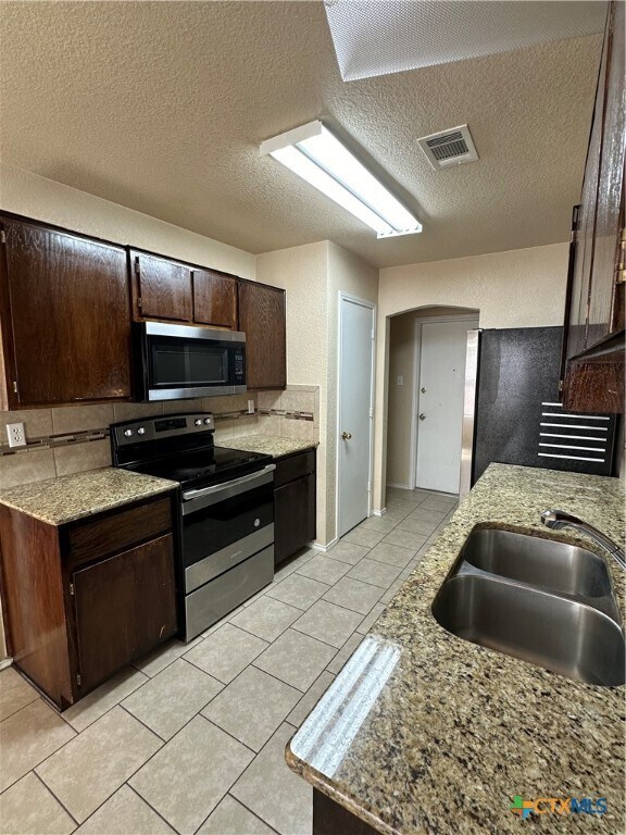 Foto del edificio - 4201 Lonesome Dove Dr