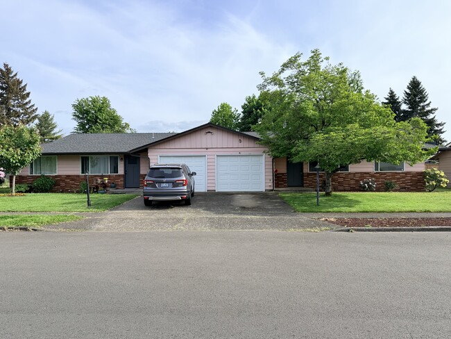 Building Photo - 1160 Wyatt Ave SE