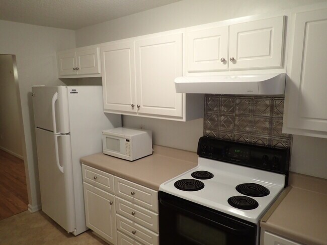Building Photo - 142 Double Tree Dr