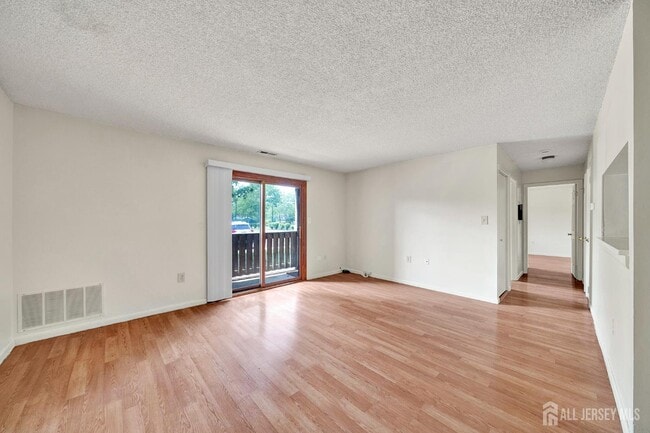 Building Photo - 601 Ravens Crest Dr