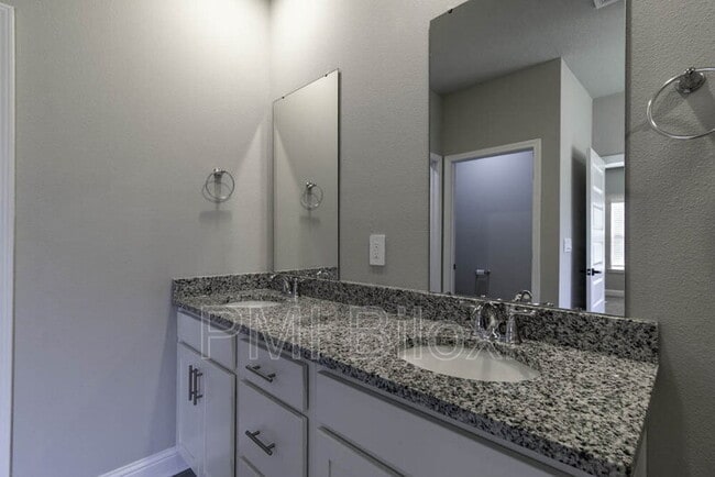 Building Photo - 84 Saltmeadow Cir