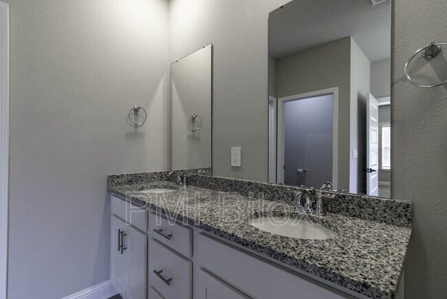 Foto del edificio - 84 Saltmeadow Cir