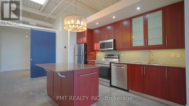 Building Photo - 550 Hopewell Ave