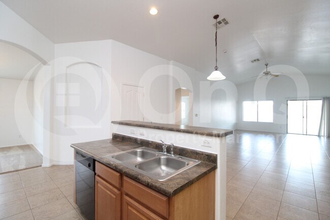 Foto del edificio - 29654 W Weldon Ave