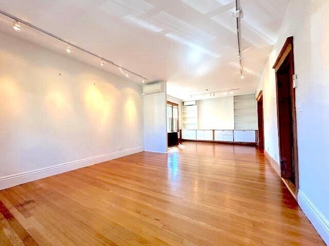 Foto del edificio - 12 Lawrence Rd