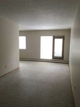 Building Photo - 5301-5346 46 Ave