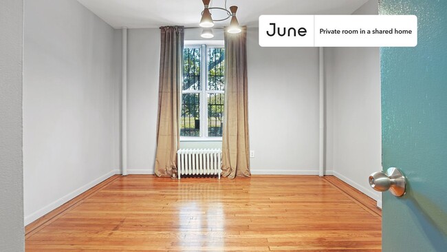 Building Photo - Private bedroom in 4 bed/1 bath Home
